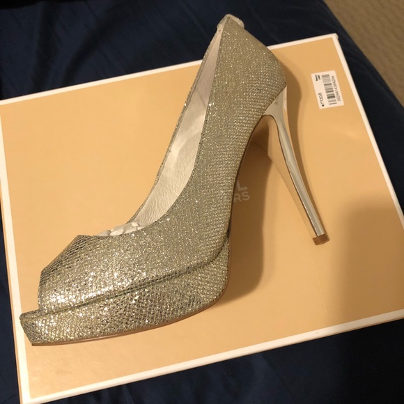Michael Kors silver glitter platform - Picture 2 of 4